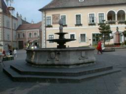 Europa-Brunnen-am-Schrannenplatz.jpg