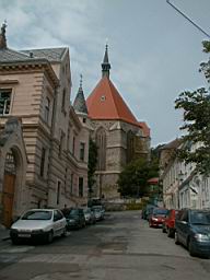 Pfarrgasse-Blick-zur-Othmarkirche.jpg